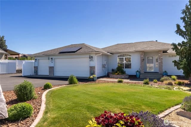 Property photo for 536 Hillcrest Circle Drive, Omak
