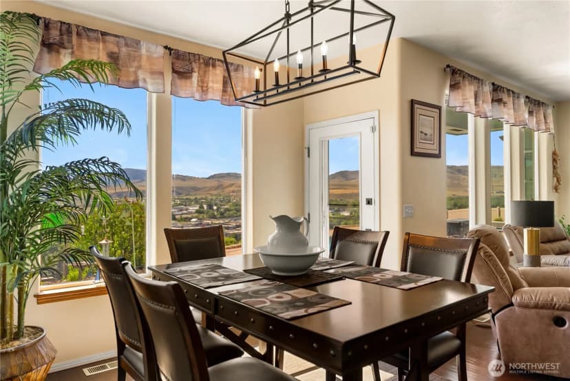 Property photo for 536 Hillcrest Circle Drive, Omak photo 8
