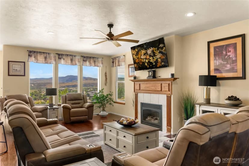 Property photo for 536 Hillcrest Circle Drive, Omak photo 3