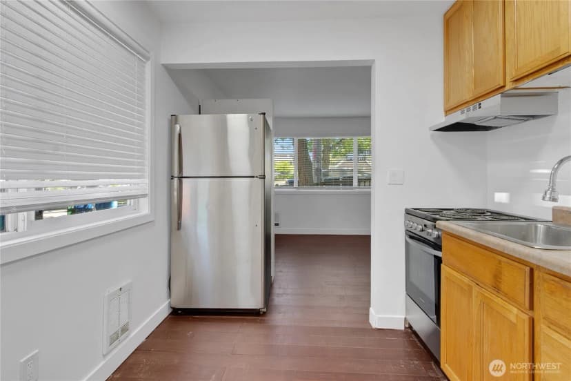 Property photo for 417 23rd Avenue #1, Seattle photo 8