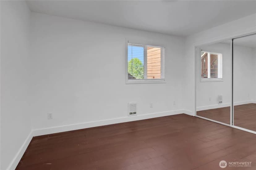 Property photo for 417 23rd Avenue #1, Seattle photo 11