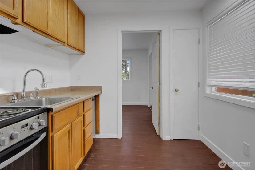 Property photo for 417 23rd Avenue #1, Seattle photo 10