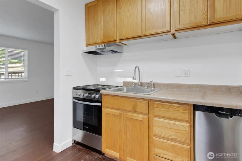 Property photo for 417 23rd Avenue #4, Seattle photo 9