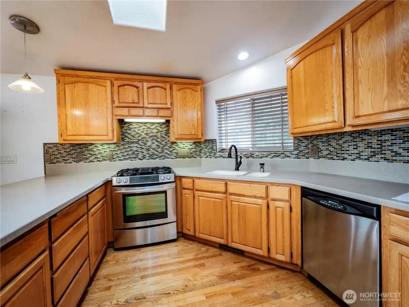 Property photo for 518 H Street Sw, Tumwater photo 9