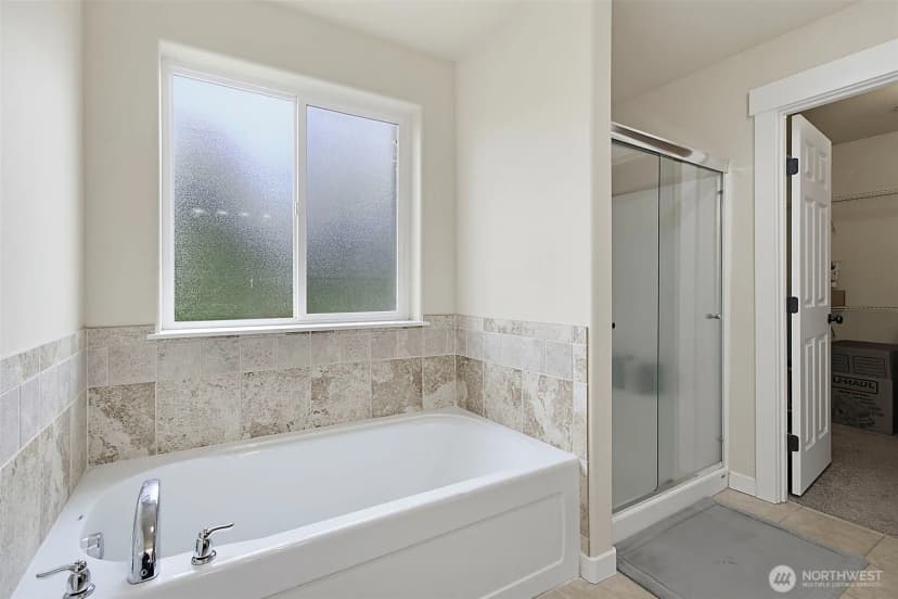 Property photo for 25330 128th Avenue Se, Kent photo 19