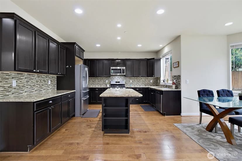 Property photo for 25330 128th Avenue Se, Kent photo 13