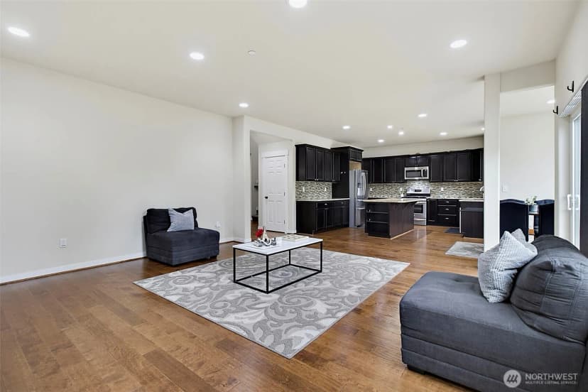 Property photo for 25330 128th Avenue Se, Kent photo 6