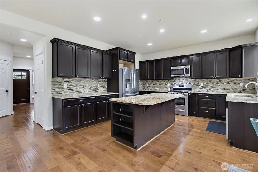 Property photo for 25330 128th Avenue Se, Kent photo 11