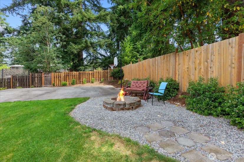 Property photo for 8512 Ne 136th Street, Kirkland photo 25