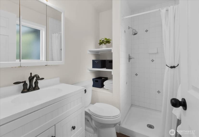 Property photo for 8512 Ne 136th Street, Kirkland photo 12