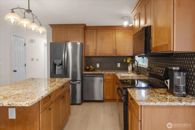 Property photo for 8512 Ne 136th Street, Kirkland photo 5