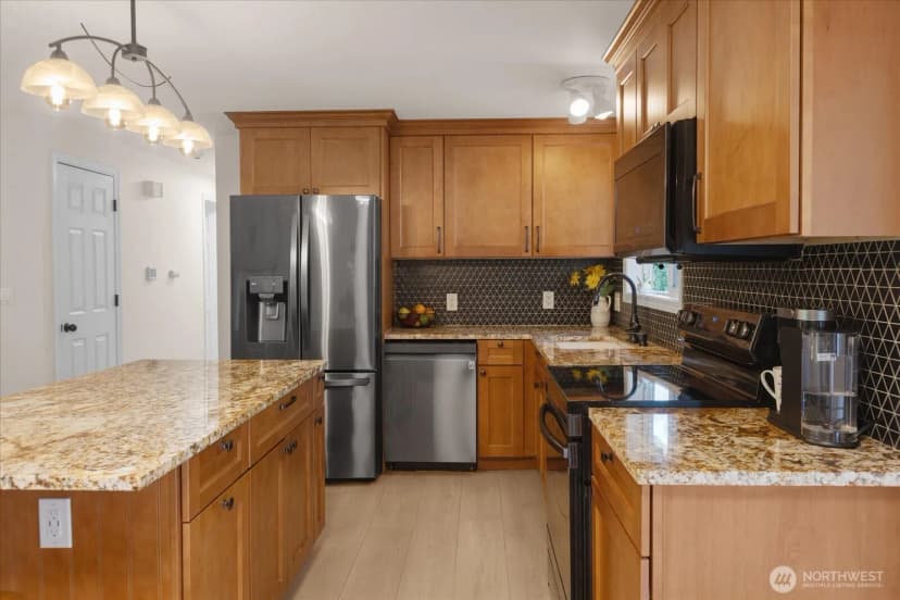 Property photo for 8512 Ne 136th Street, Kirkland photo 5