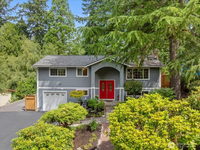 Property photo for 8512 Ne 136th Street, Kirkland