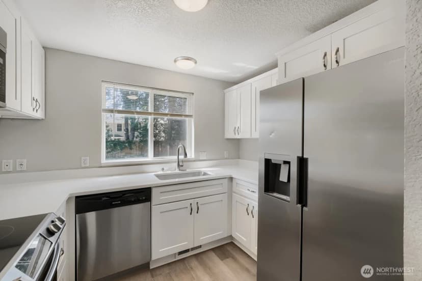 Property photo for 5517 39th Avenue Se, Lacey photo 11