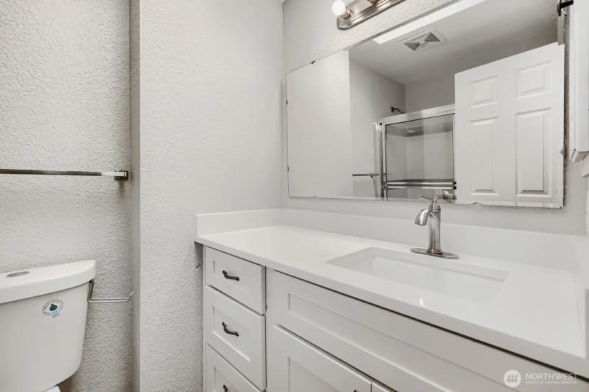 Property photo for 5517 39th Avenue Se, Lacey photo 18