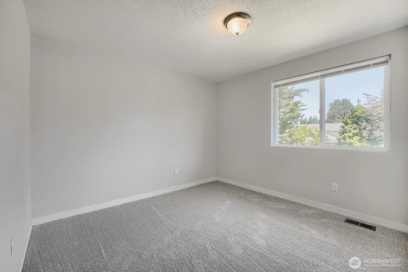 Property photo for 5517 39th Avenue Se, Lacey photo 16