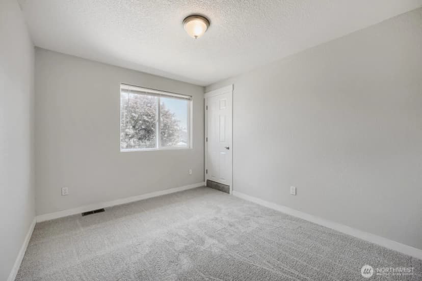 Property photo for 5517 39th Avenue Se, Lacey photo 17