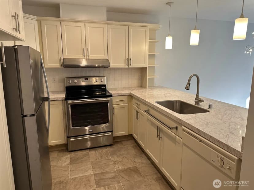 Property photo for 1684 152nd Avenue Ne #w307, Bellevue photo 3