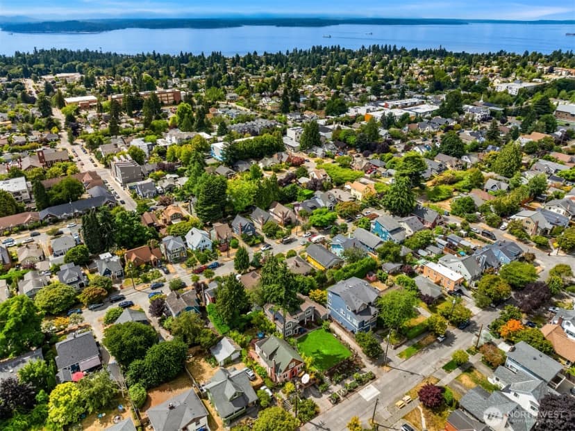 Property photo for 3435 Walnut Avenue Sw, Seattle photo 35