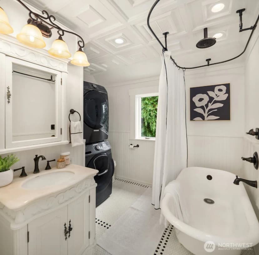 Property photo for 3435 Walnut Avenue Sw, Seattle photo 19