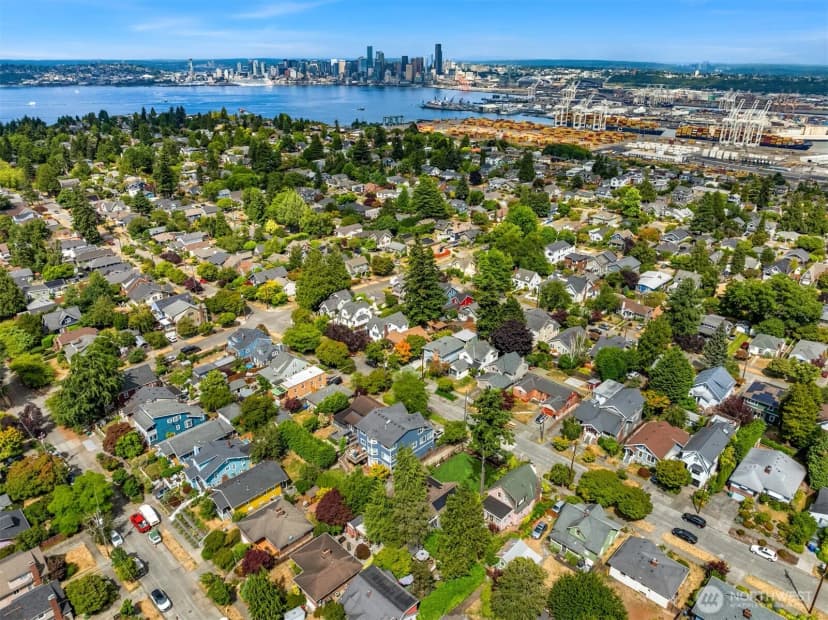 Property photo for 3435 Walnut Avenue Sw, Seattle photo 36