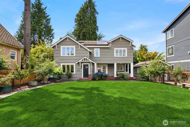 Property photo for 3435 Walnut Avenue Sw, Seattle photo 2