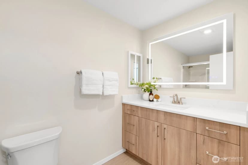 Property photo for 150 Ne 95th Street #302, Seattle photo 19