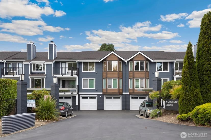 Property photo for 150 Ne 95th Street #302, Seattle photo 2