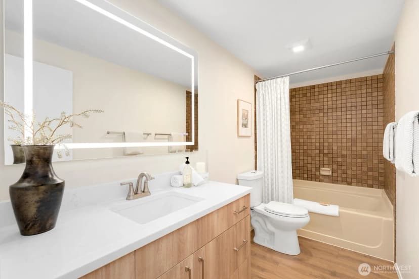 Property photo for 150 Ne 95th Street #302, Seattle photo 24
