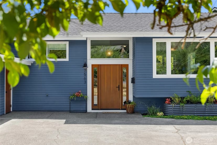 Property photo for 7563 Ne Emerald Way, Bainbridge Island photo 2