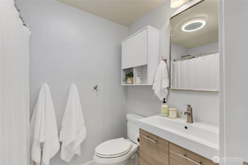 Property photo for 7563 Ne Emerald Way, Bainbridge Island photo 17