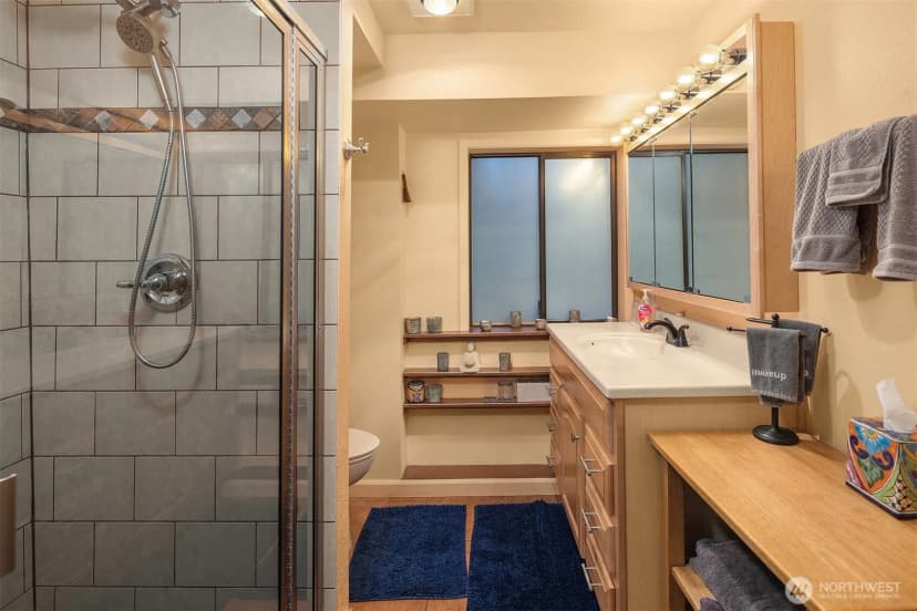 Property photo for 7407 180th Street Sw, Edmonds photo 26