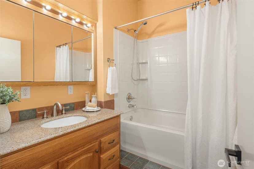 Property photo for 7407 180th Street Sw, Edmonds photo 20