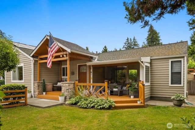 Property photo for 16030 12th Avenue Ne, Shoreline