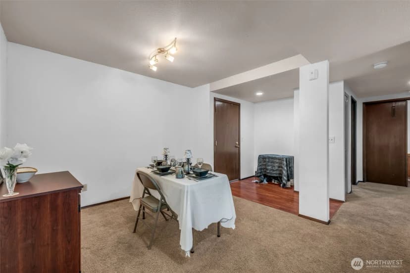 Property photo for 11300 1st Avenue Ne #115, Seattle photo 13