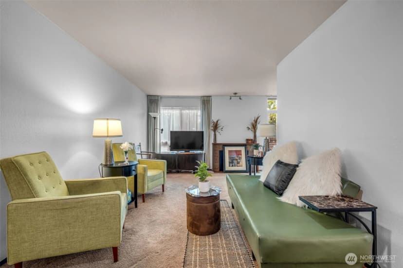 Property photo for 11300 1st Avenue Ne #115, Seattle photo 11