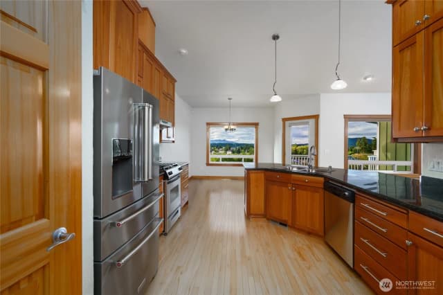 Property photo for 1810 Island View Place, Anacortes photo 3