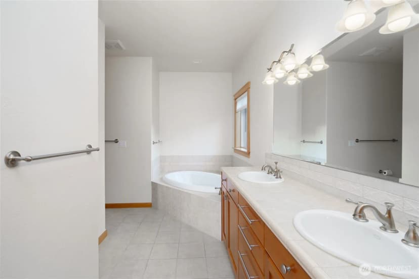 Property photo for 1810 Island View Place, Anacortes photo 17