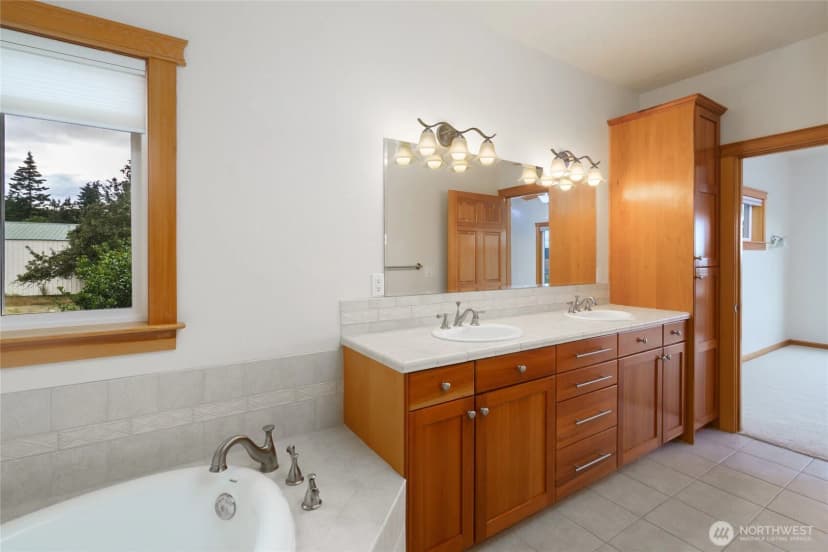 Property photo for 1810 Island View Place, Anacortes photo 18