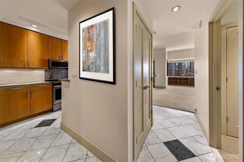 Property photo for 2821 2nd Avenue #1005, Seattle photo 4