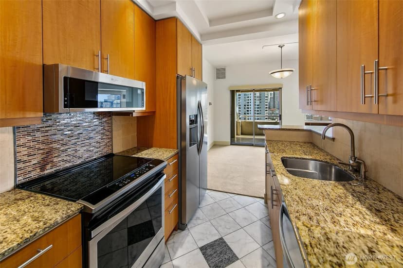 Property photo for 2821 2nd Avenue #1005, Seattle photo 6