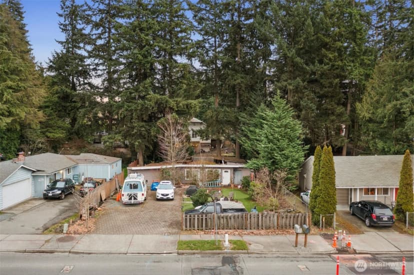 Property photo for 14552 5th Avenue Ne, Shoreline photo 3