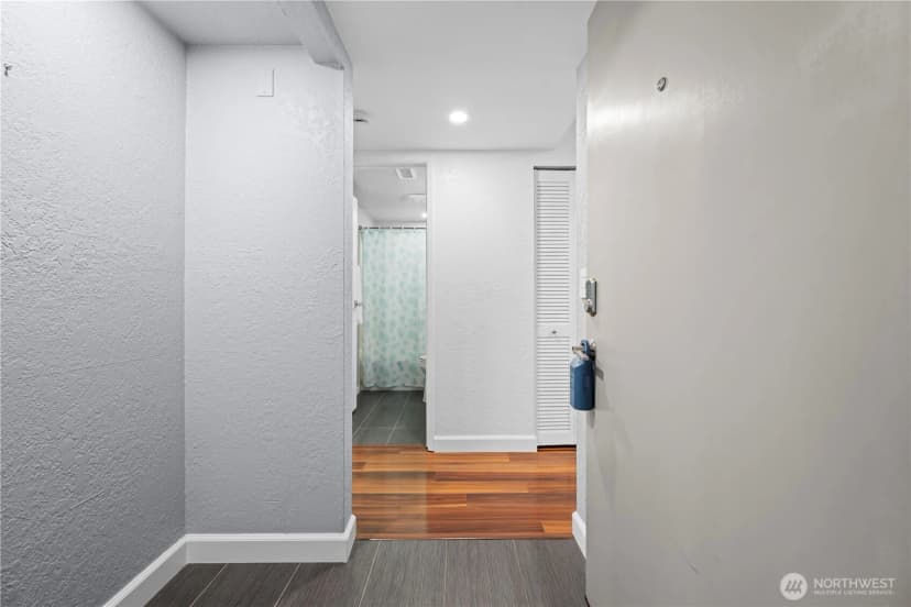 Property photo for 6734 112th Avenue Ne #a2, Kirkland photo 4