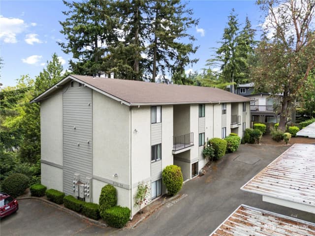 Property photo for 6734 112th Avenue Ne #a2, Kirkland photo 3