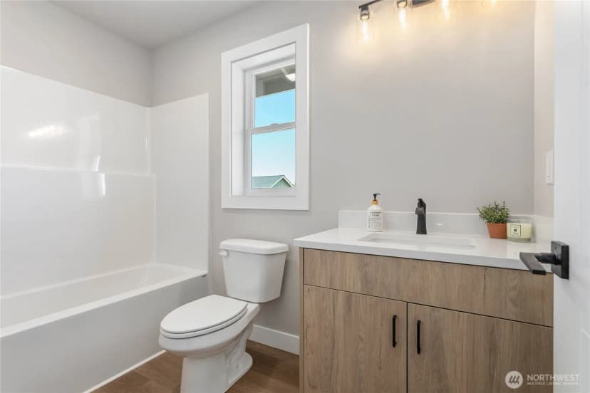 Property photo for 400 W 3rd Street #b, Everson photo 29