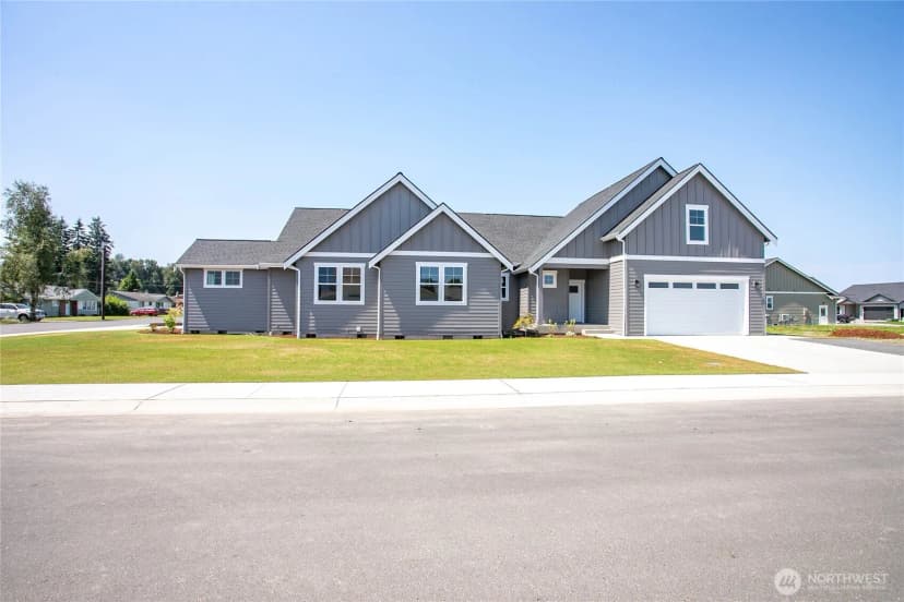 Property photo for 400 W 3rd Street #b, Everson photo 3