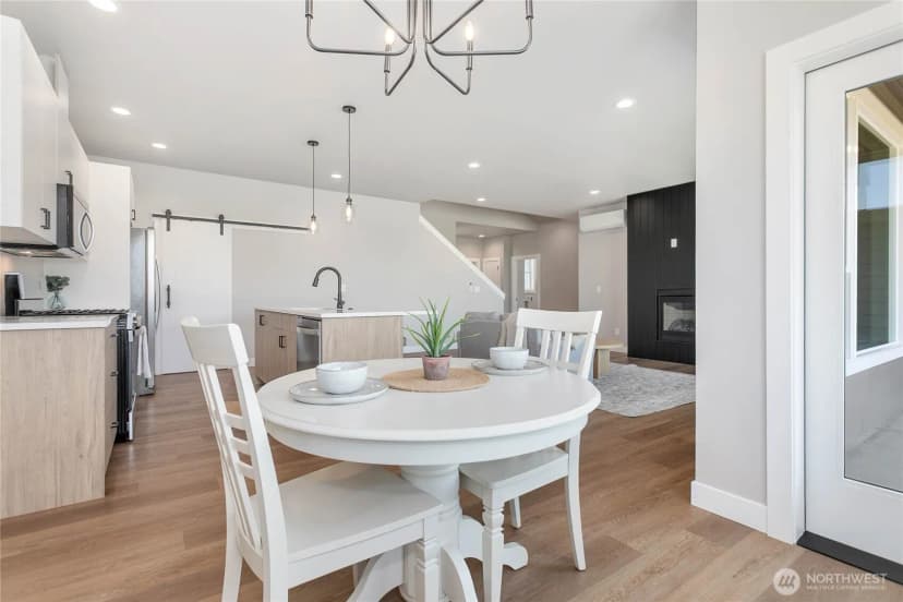 Property photo for 400 W 3rd Street #b, Everson photo 14