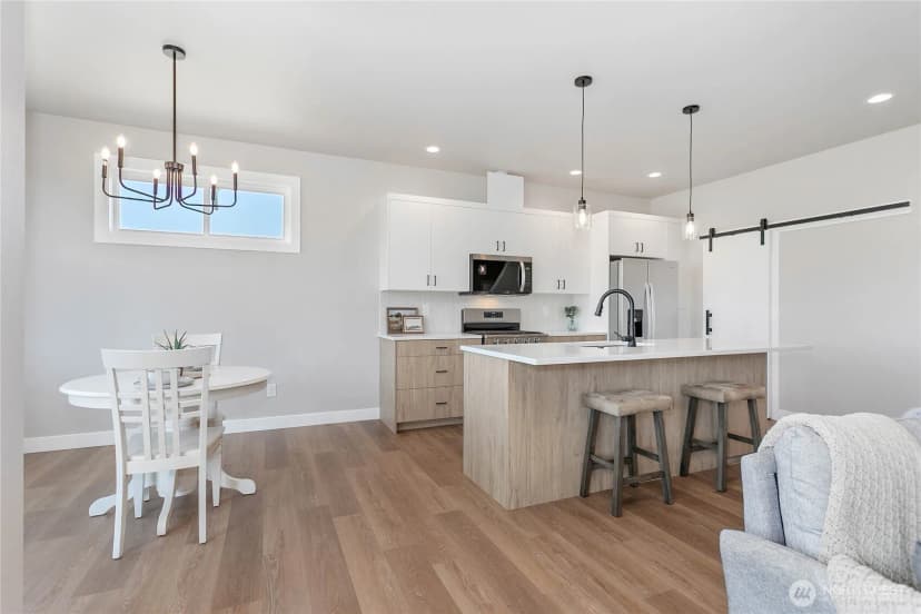 Property photo for 400 W 3rd Street #b, Everson photo 12