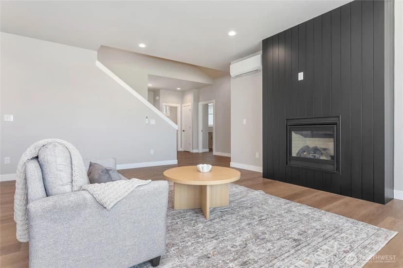 Property photo for 400 W 3rd Street #b, Everson photo 9