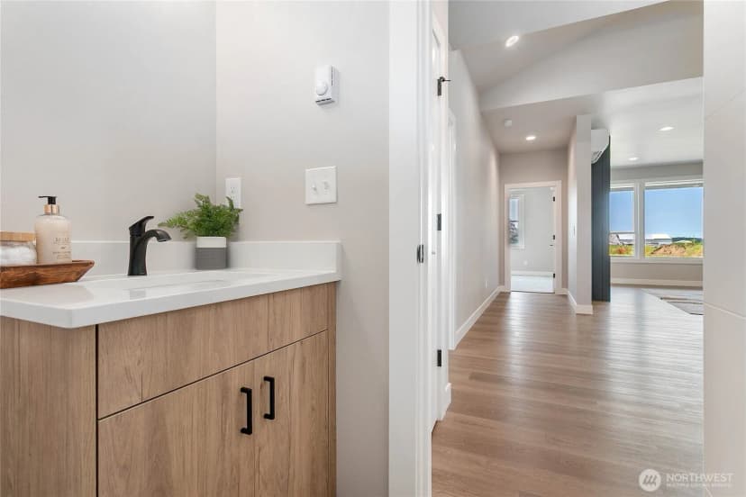 Property photo for 400 W 3rd Street #b, Everson photo 32